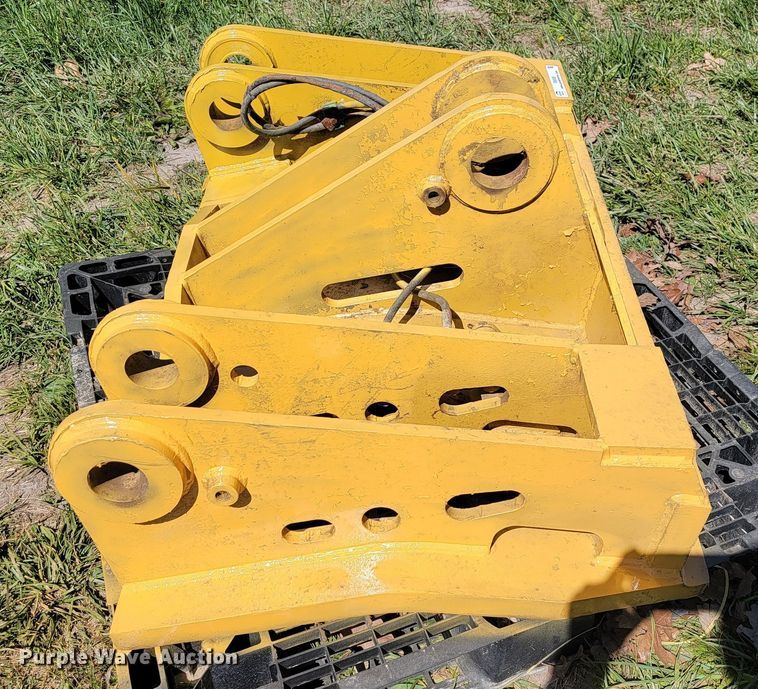 image for item II9008 Caterpillar  block handling coupler