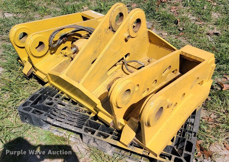 image for item II9008 Caterpillar  block handling coupler