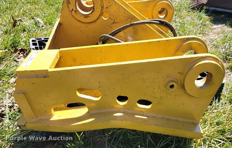 image for item II9008 Caterpillar  block handling coupler