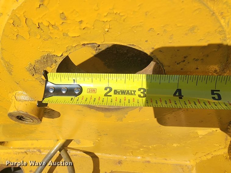 image for item II9008 Caterpillar  block handling coupler