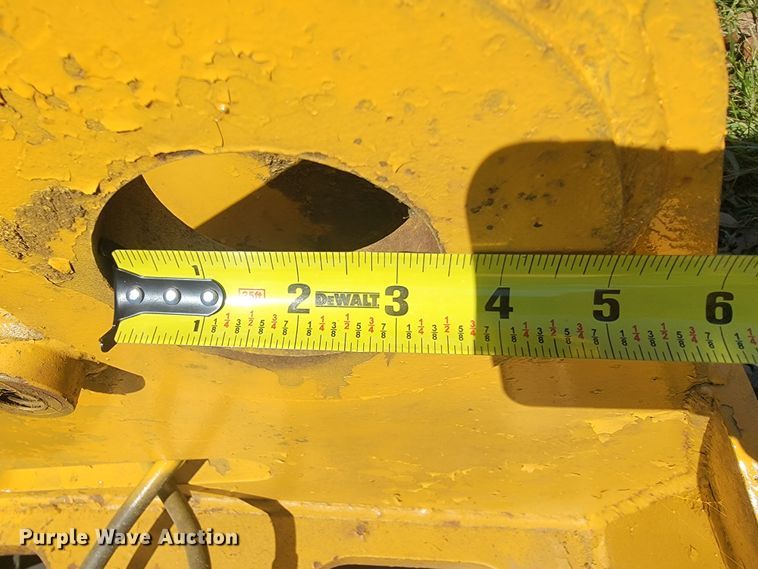 image for item II9008 Caterpillar  block handling coupler