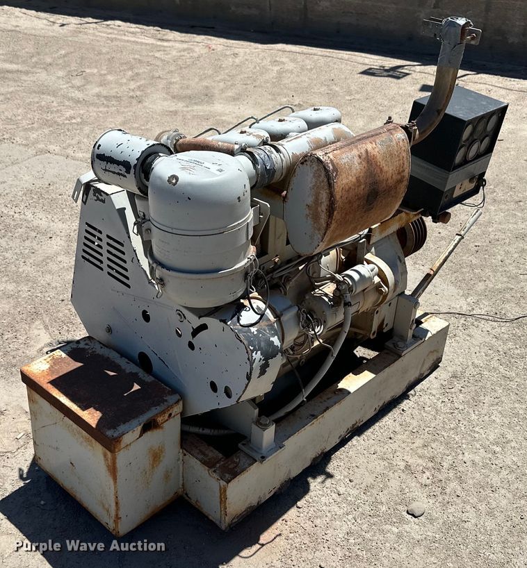 image for item JJ9960 Deutz  engine