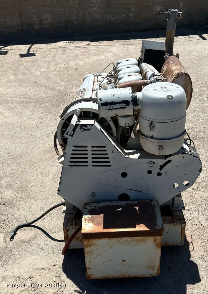 image for item JJ9960 Deutz  engine