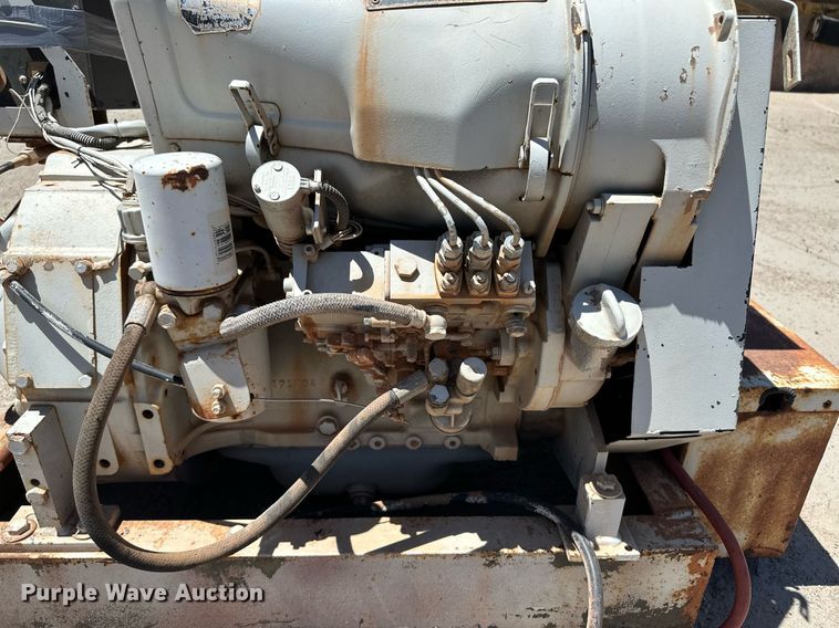 image for item JJ9960 Deutz  engine