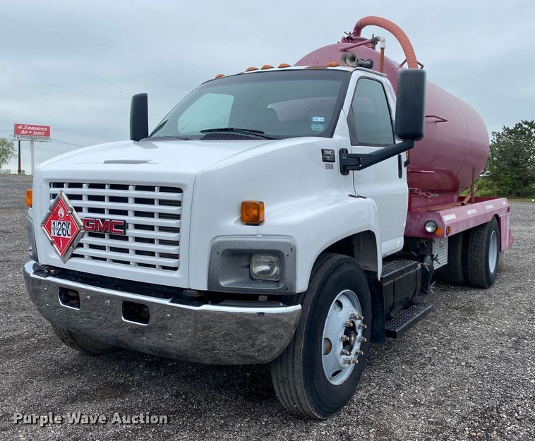 image for item KB9442 2005 GMC C7500  tank truck