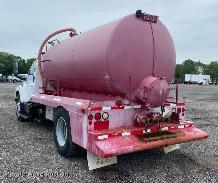 image for item KB9442 2005 GMC C7500  tank truck