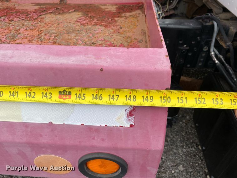 image for item KB9442 2005 GMC C7500  tank truck