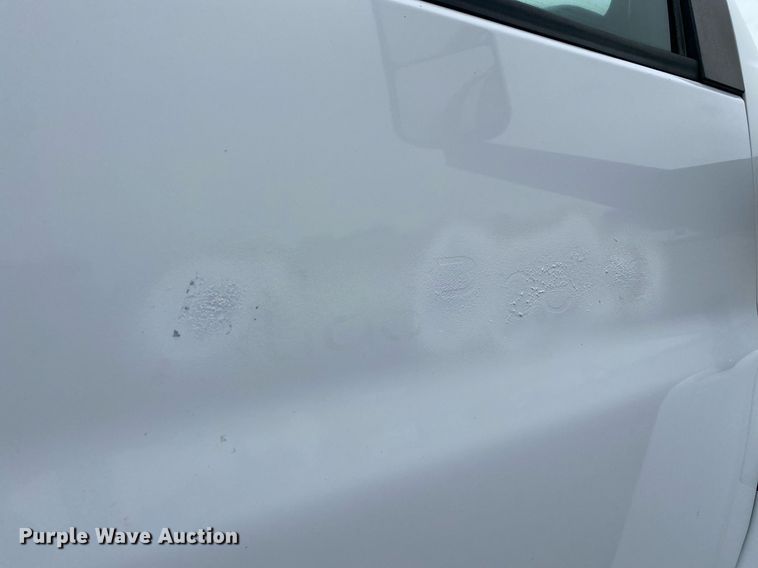 image for item KB9442 2005 GMC C7500  tank truck