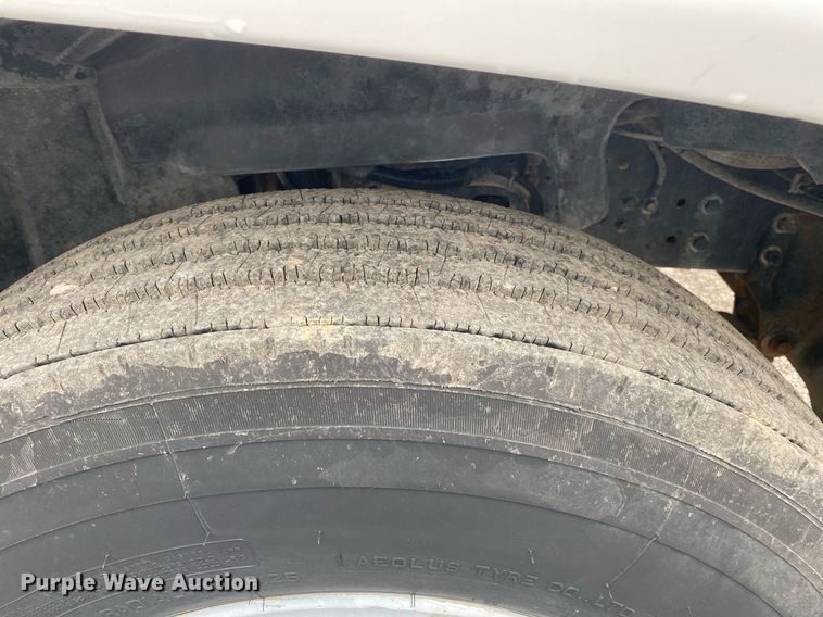 image for item KB9442 2005 GMC C7500  tank truck