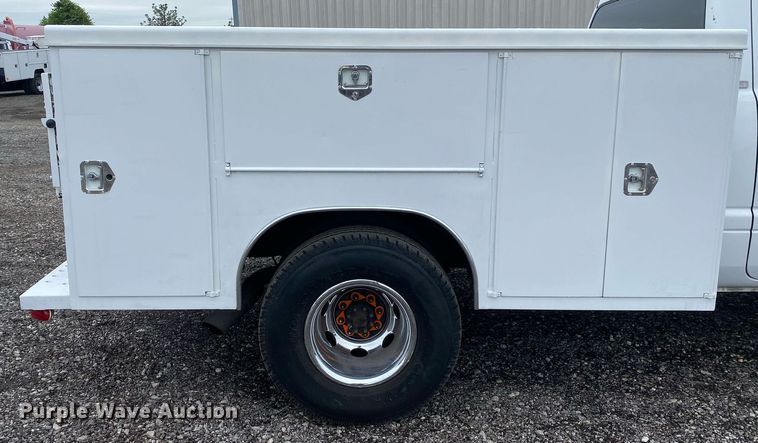 image for item KB9444 2001 Dodge Ram 3500  Quad Cab utility bed pickup truck