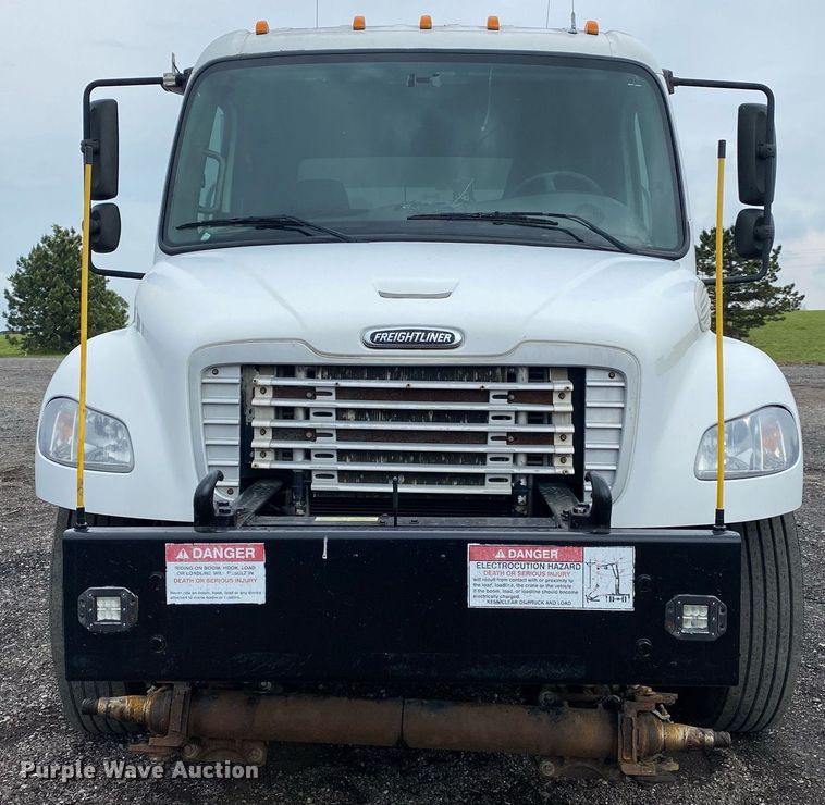 image for item KB9446 2005 Freightliner Business Class M2  utility / service truck