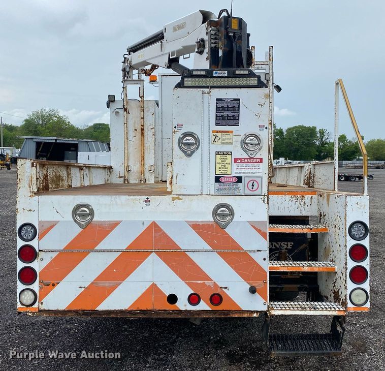 image for item KB9446 2005 Freightliner Business Class M2  utility / service truck