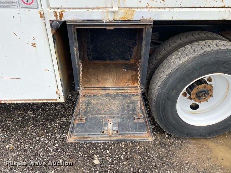 image for item KB9446 2005 Freightliner Business Class M2  utility / service truck