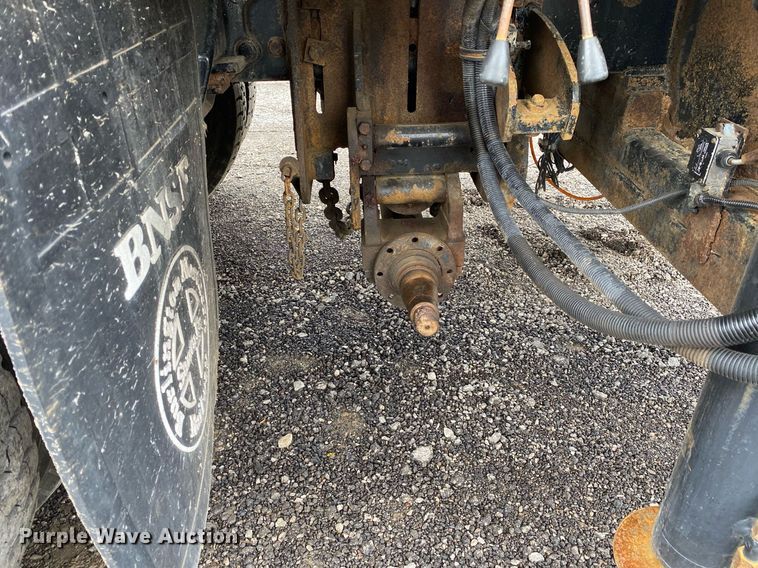 image for item KB9446 2005 Freightliner Business Class M2  utility / service truck