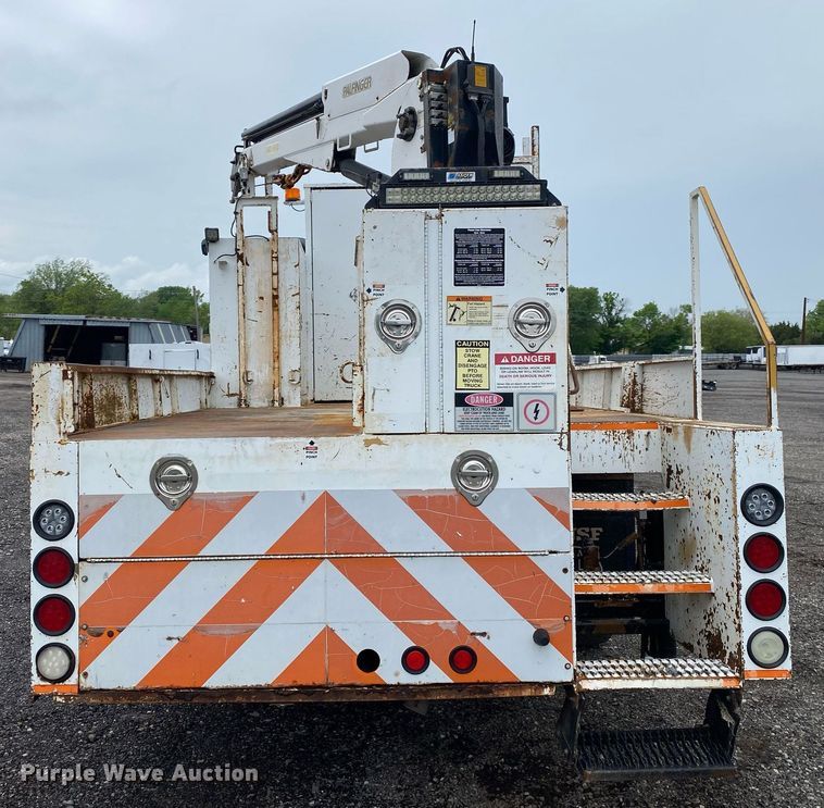 image for item KB9446 2005 Freightliner Business Class M2  utility / service truck