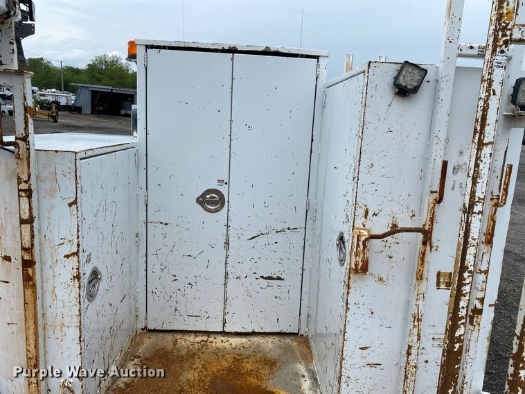 image for item KB9446 2005 Freightliner Business Class M2  utility / service truck