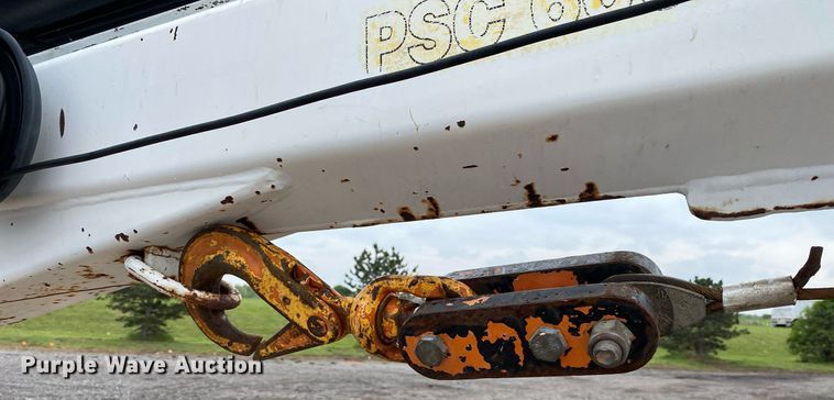 image for item KB9446 2005 Freightliner Business Class M2  utility / service truck