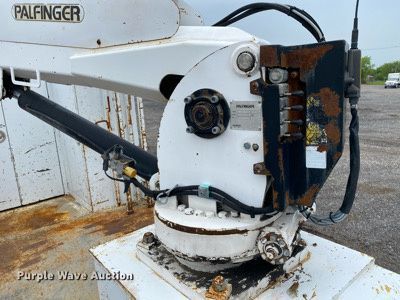 image for item KB9446 2005 Freightliner Business Class M2  utility / service truck