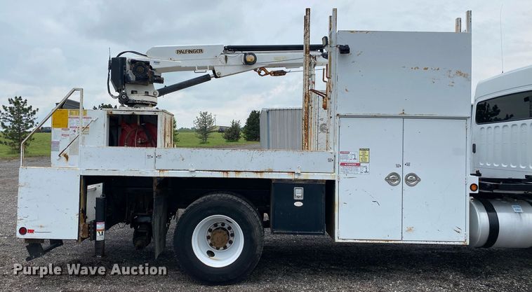 image for item KB9446 2005 Freightliner Business Class M2  utility / service truck