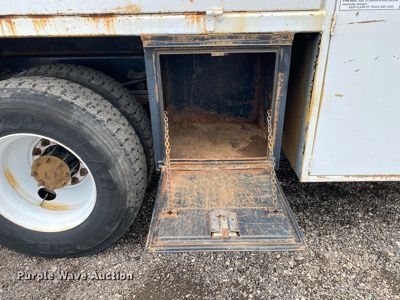 image for item KB9446 2005 Freightliner Business Class M2  utility / service truck