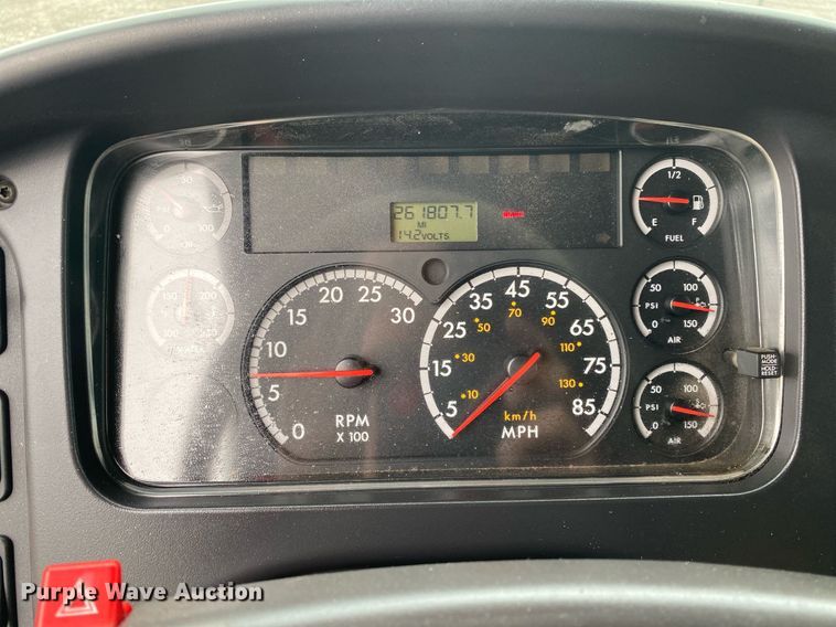 image for item KB9446 2005 Freightliner Business Class M2  utility / service truck