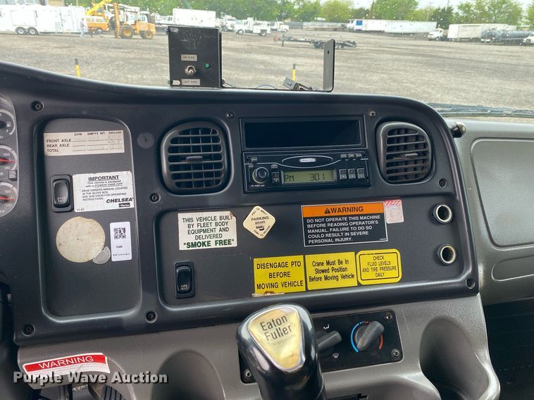 image for item KB9446 2005 Freightliner Business Class M2  utility / service truck