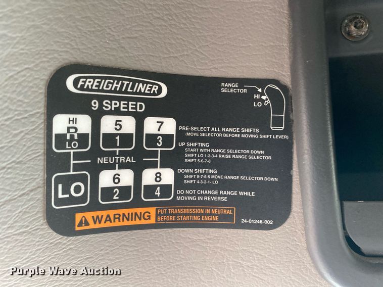 image for item KB9446 2005 Freightliner Business Class M2  utility / service truck