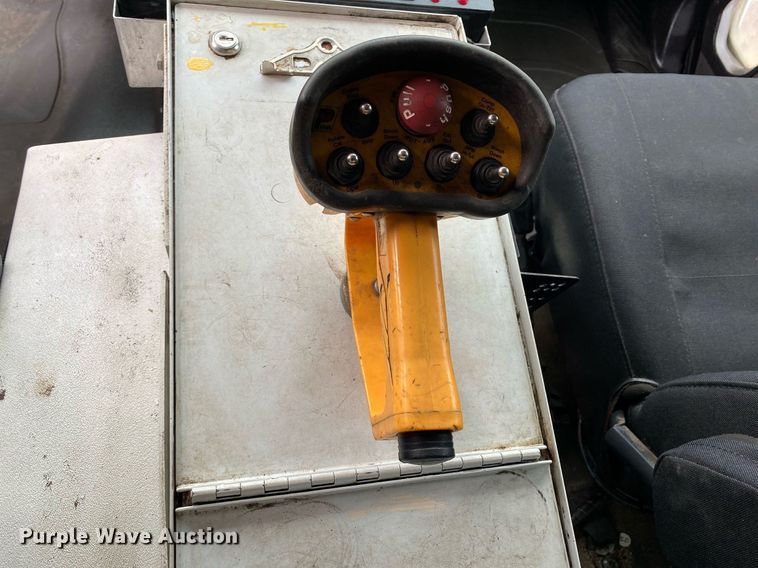 image for item KB9446 2005 Freightliner Business Class M2  utility / service truck