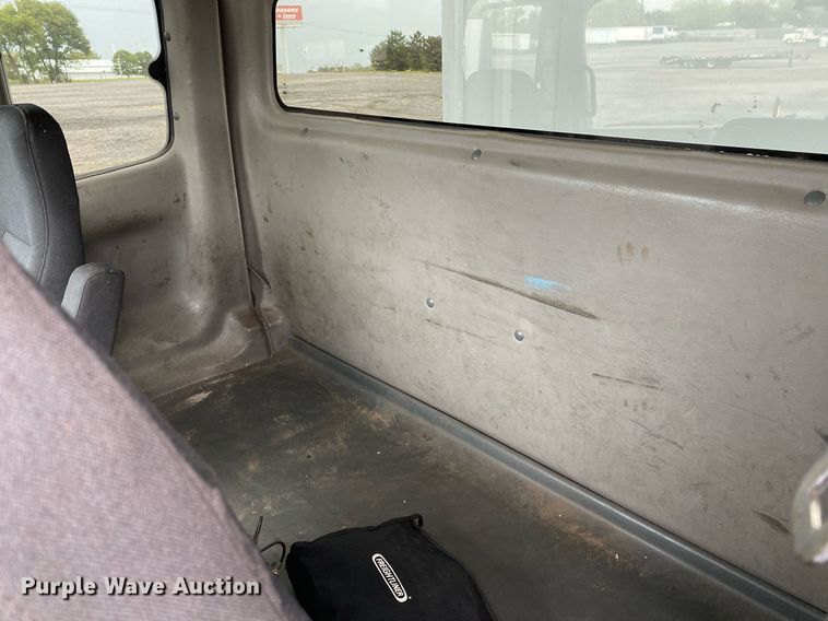 image for item KB9446 2005 Freightliner Business Class M2  utility / service truck