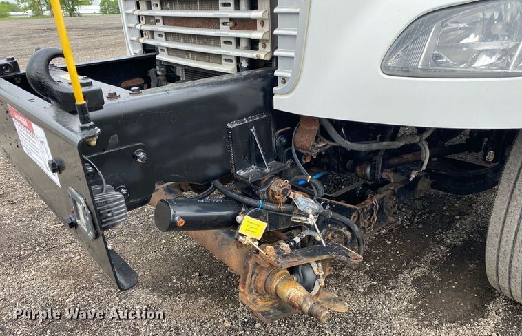 image for item KB9446 2005 Freightliner Business Class M2  utility / service truck