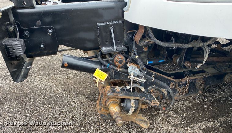 image for item KB9446 2005 Freightliner Business Class M2  utility / service truck