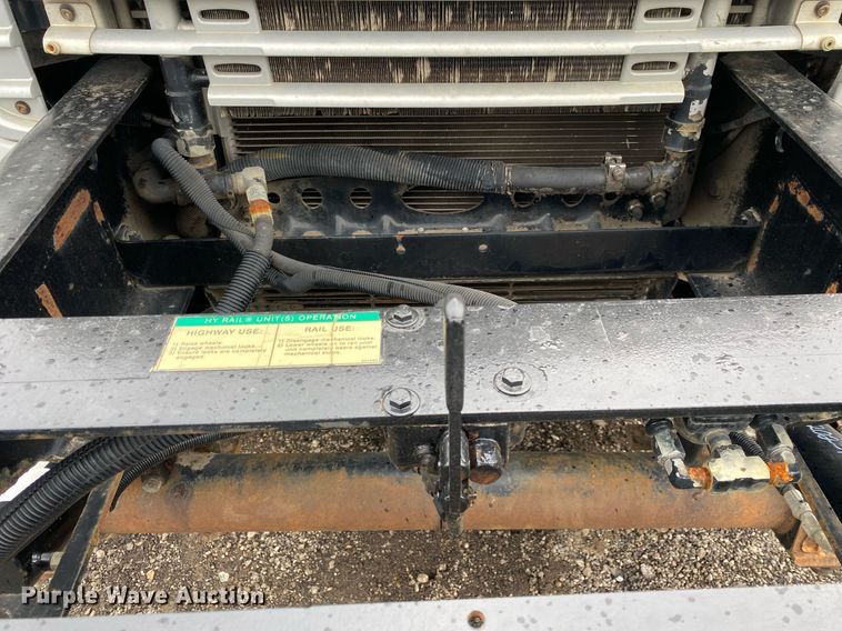 image for item KB9446 2005 Freightliner Business Class M2  utility / service truck