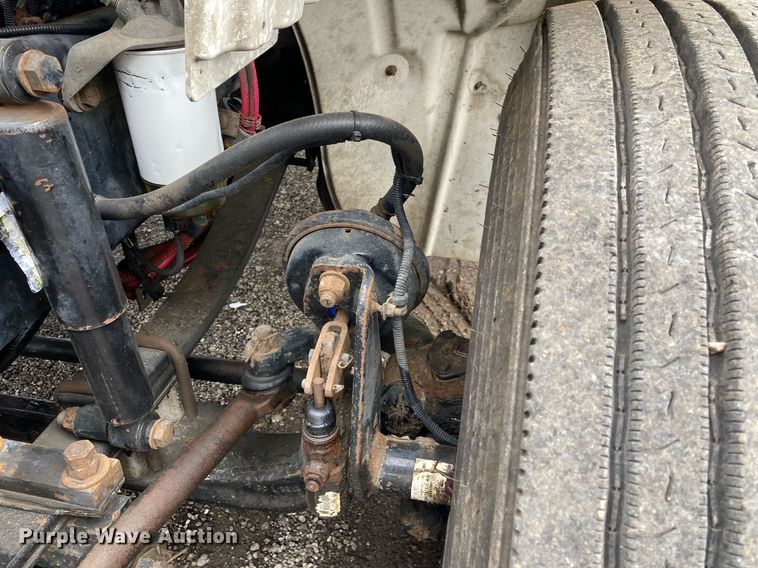 image for item KB9446 2005 Freightliner Business Class M2  utility / service truck