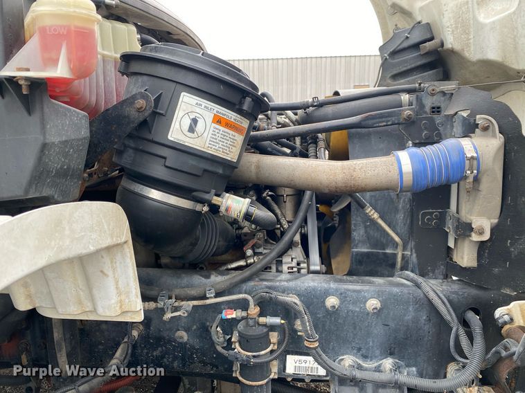 image for item KB9446 2005 Freightliner Business Class M2  utility / service truck