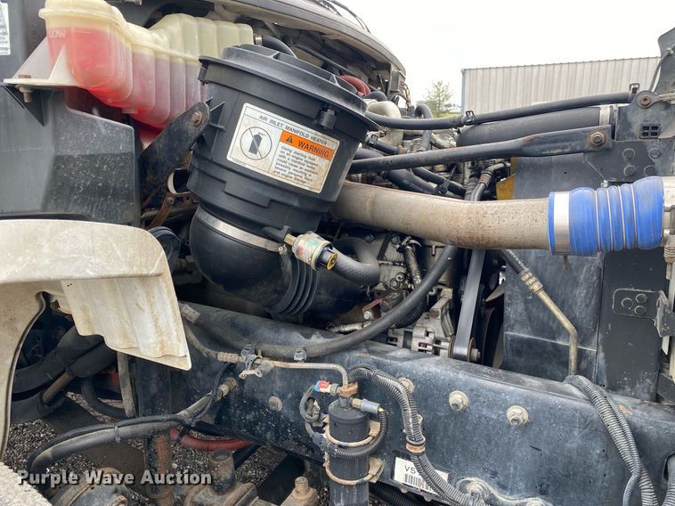 image for item KB9446 2005 Freightliner Business Class M2  utility / service truck