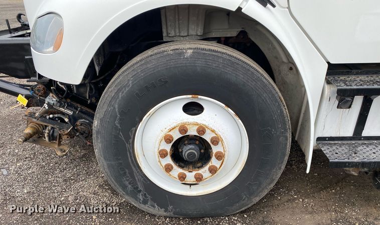 image for item KB9446 2005 Freightliner Business Class M2  utility / service truck