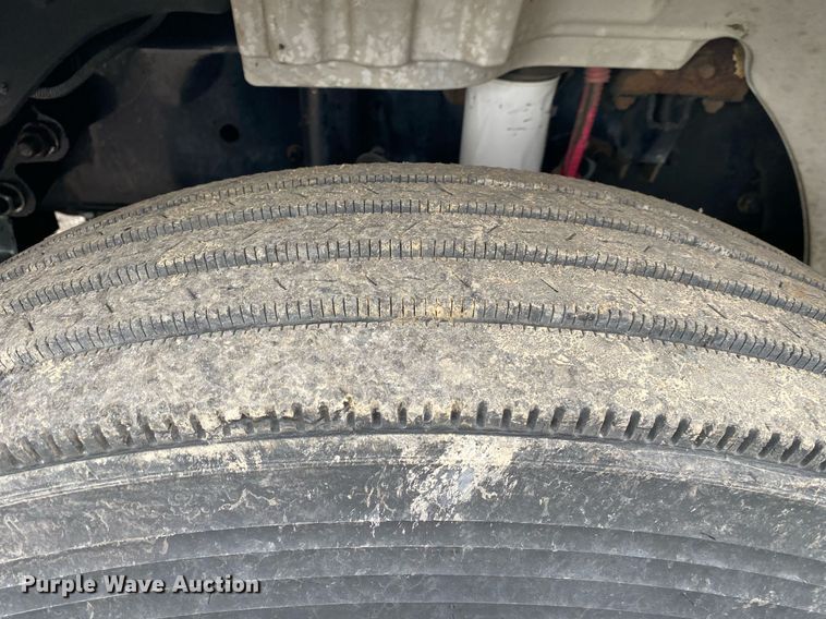 image for item KB9446 2005 Freightliner Business Class M2  utility / service truck