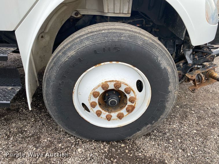 image for item KB9446 2005 Freightliner Business Class M2  utility / service truck