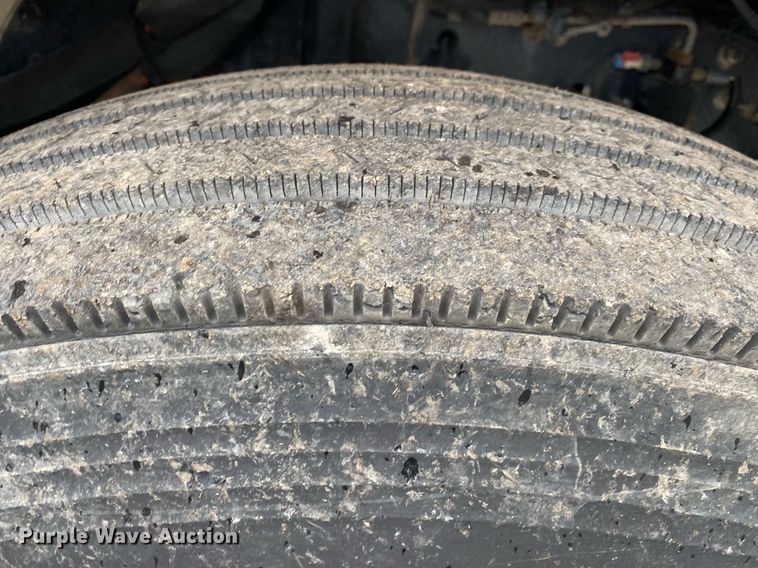 image for item KB9446 2005 Freightliner Business Class M2  utility / service truck