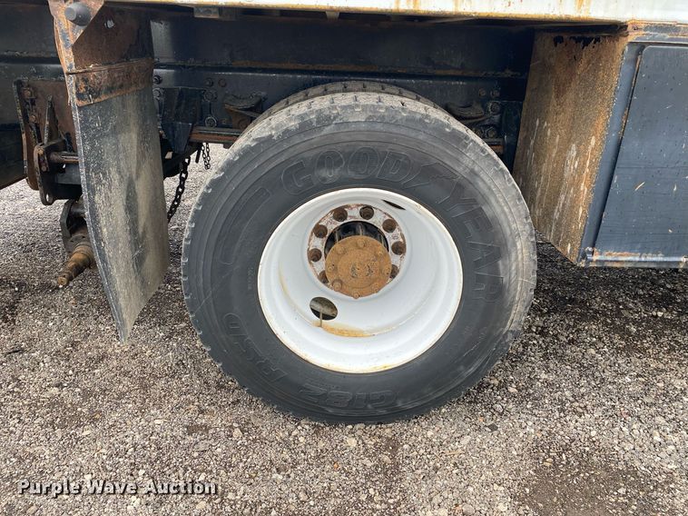 image for item KB9446 2005 Freightliner Business Class M2  utility / service truck