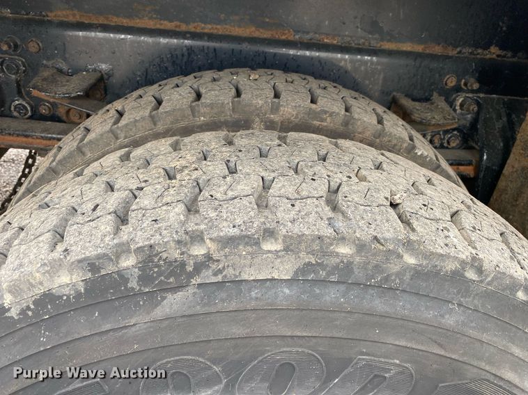 image for item KB9446 2005 Freightliner Business Class M2  utility / service truck