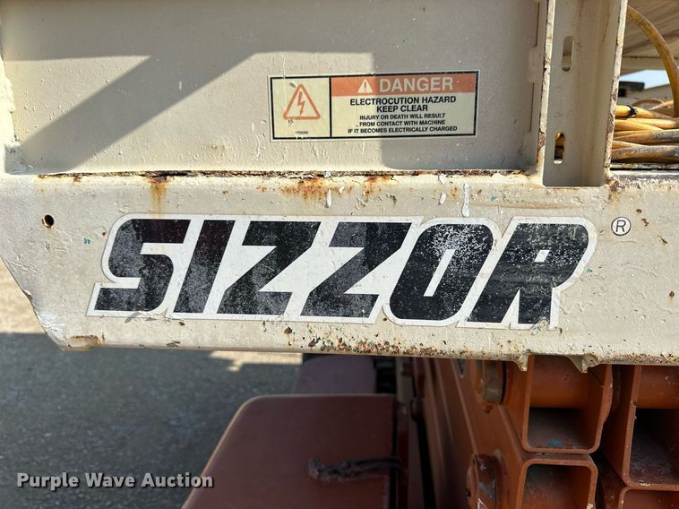 image for item KL9098 1998 JLG Sizzor 3969-E  scissor lift