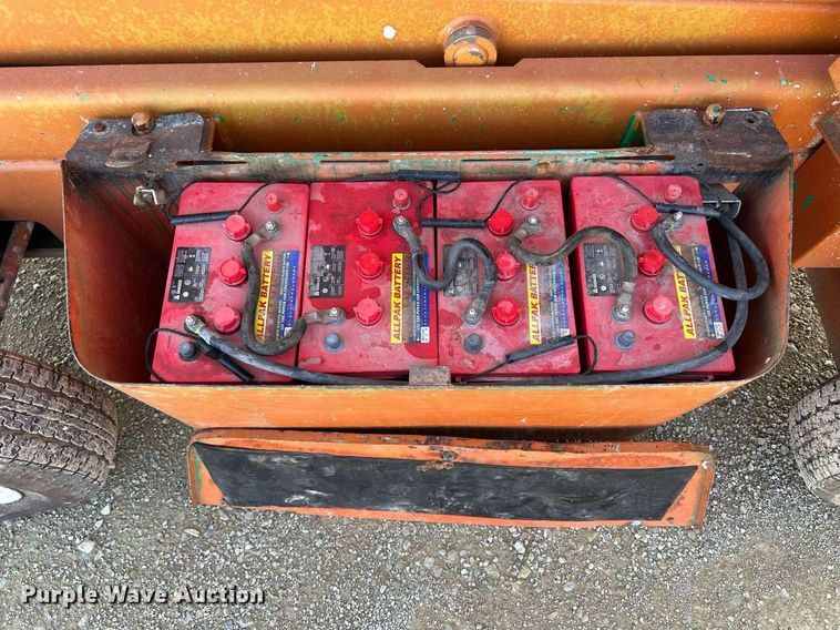 image for item KL9098 1998 JLG Sizzor 3969-E  scissor lift