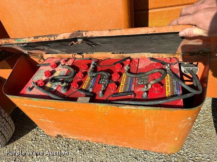 image for item KL9098 1998 JLG Sizzor 3969-E  scissor lift