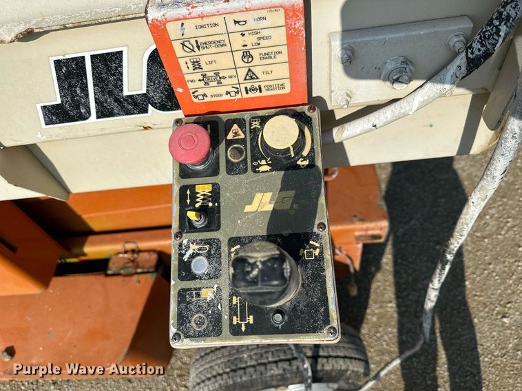 image for item KL9098 1998 JLG Sizzor 3969-E  scissor lift