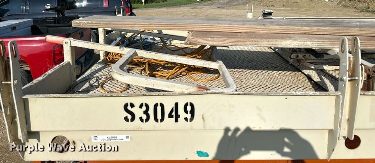 image for item KL9098 1998 JLG Sizzor 3969-E  scissor lift