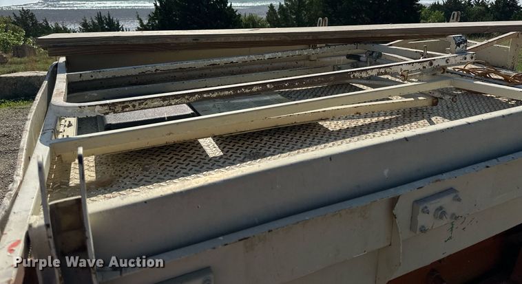 image for item KL9098 1998 JLG Sizzor 3969-E  scissor lift