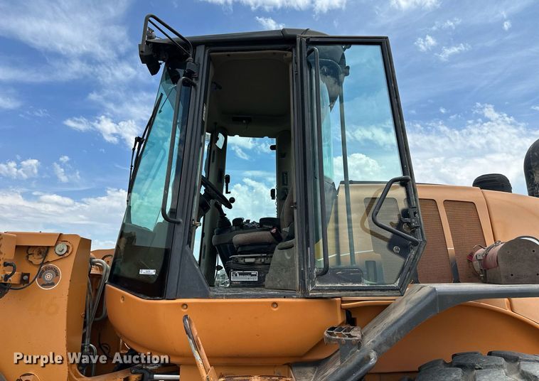 image for item KL9126 2011 Case 821F  wheel loader