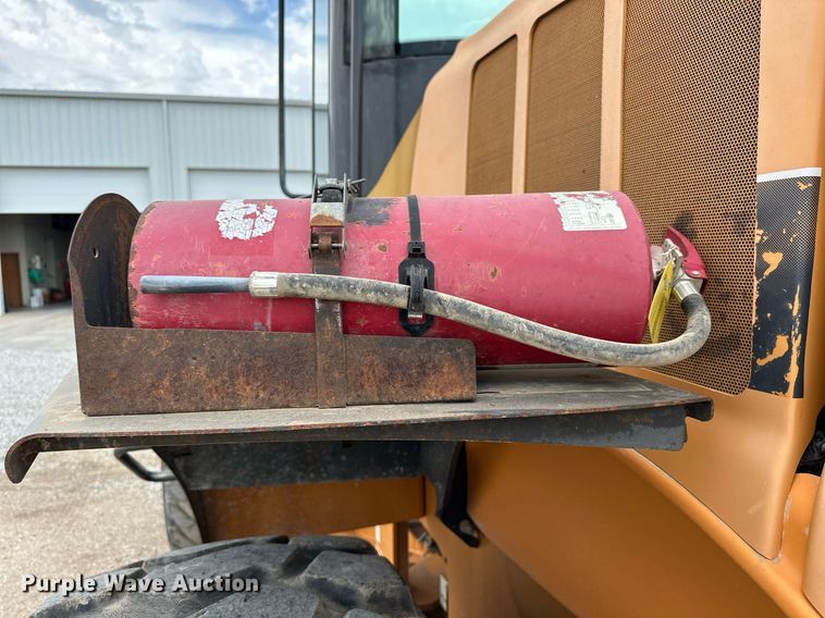 image for item KL9126 2011 Case 821F  wheel loader