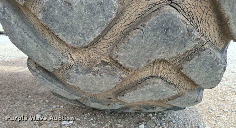 image for item KL9126 2011 Case 821F  wheel loader